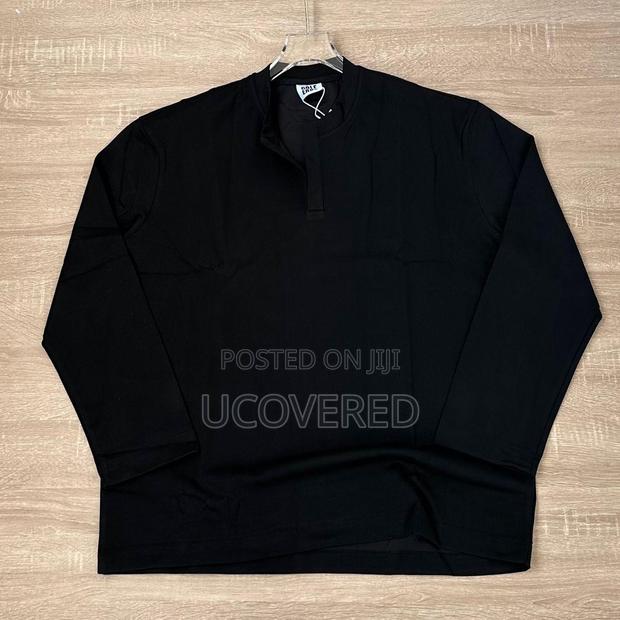 Unisex Moisture Wicking Eversoft Fleece Sweatshirts · Photo 4