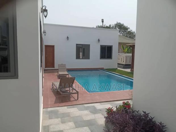 4bdrm House in Sakumono, Tema Metropolitan for sale · Photo 3