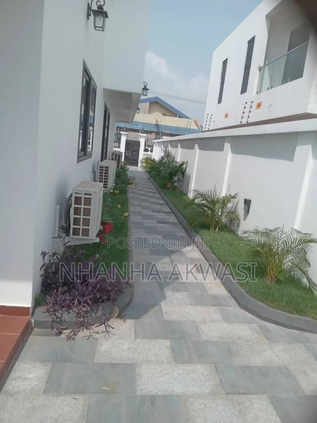 4bdrm House in Sakumono, Tema Metropolitan for sale · Photo 7
