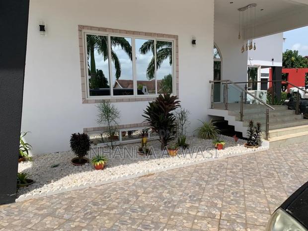 5bdrm House in Airport Hills, Tema Metropolitan for sale · Photo 3