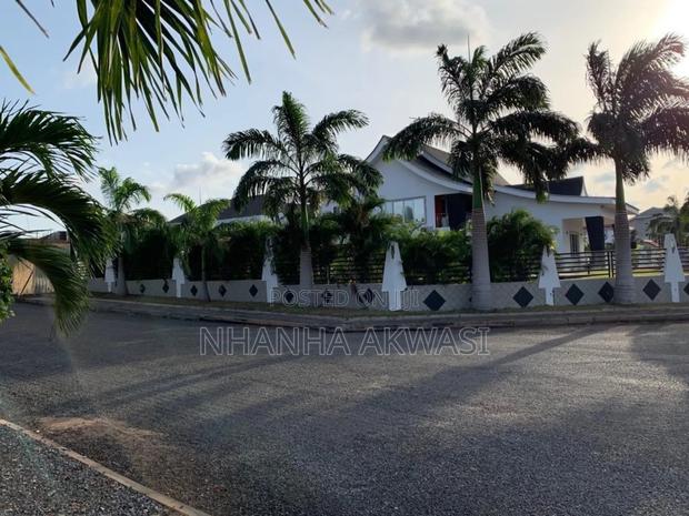 5bdrm House in Airport Hills, Tema Metropolitan for sale · Photo 4