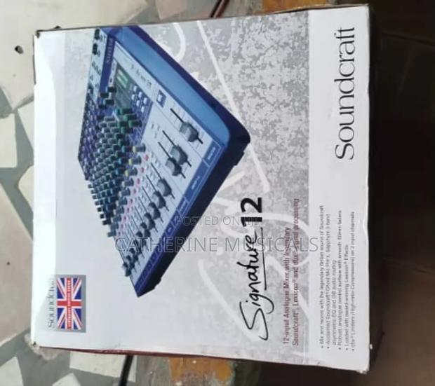 Soundcraft Signature 12 Analog Mixer 12 Channel · Photo 1