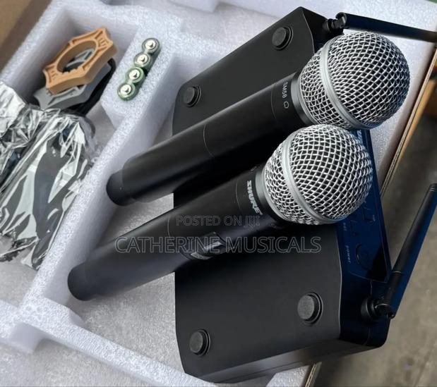 Shure GLX D4 2 in 1 Wireless Microphone · Photo 1