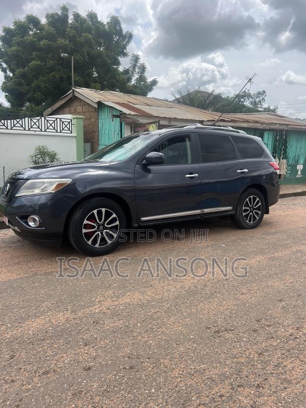 Nissan Pathfinder 2016 Gray · Photo 1