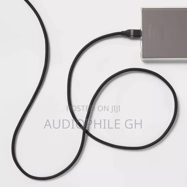 Heyday 4ft Inch Usb-C to Usb-C 240w Silicone Cable · Photo 3