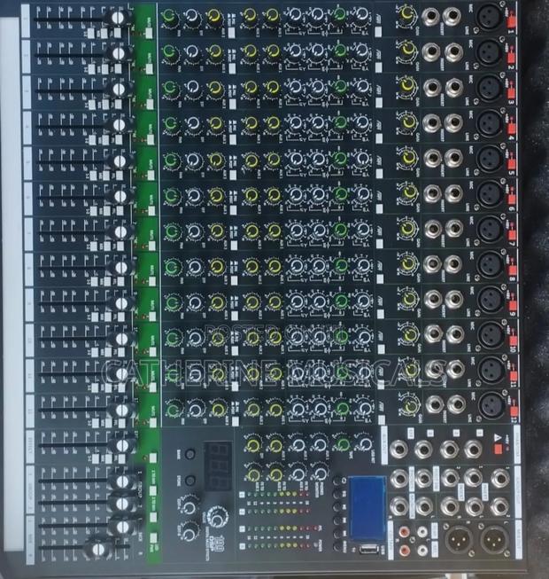 Jac SMX - 12 ,12- Channel Raw Mixer · Photo 2