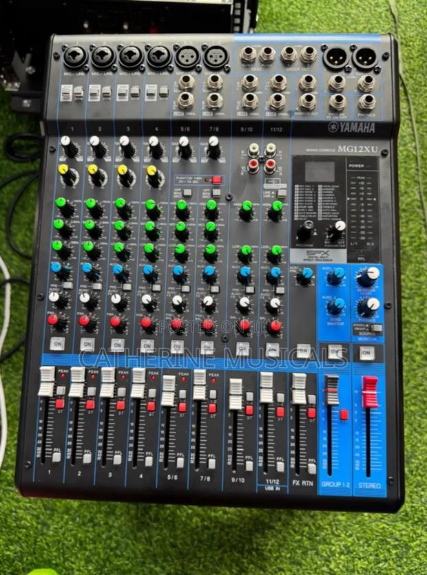 Yamaha Mg 12xu 12- Input 4-Bus Analog Mixer · Photo 3