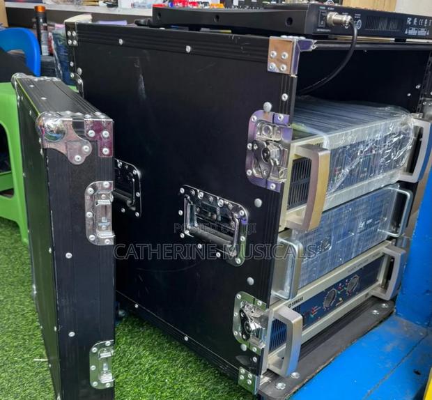 Jac -12units Amplifier Rack · Photo 1