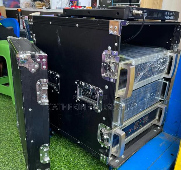 Jac -12units Amplifier Rack · Photo 3