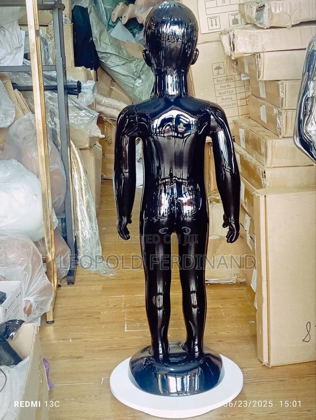 Black Kid Mannequin · Photo 2