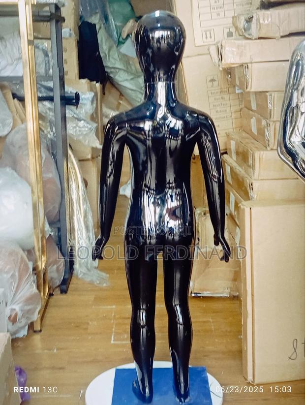 Faceless Black Kid Manikins · Photo 3