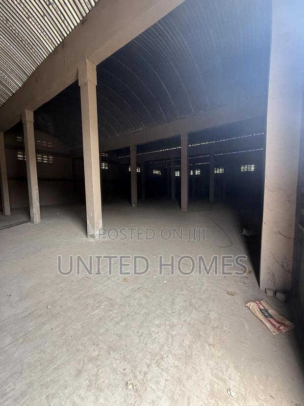 Weija 800 Square Meter Warehouse for Rent · Photo 8