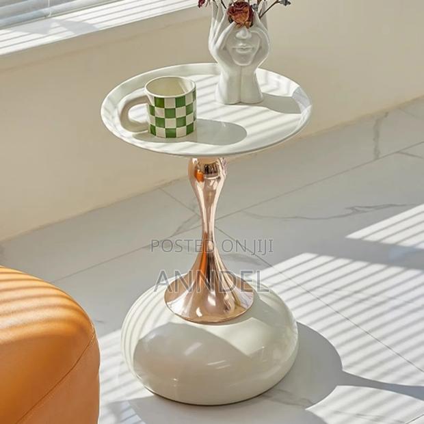 Classic Coffee Table or Bedside Table · Photo 3