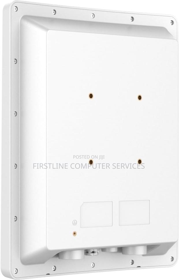 Outdoor Ax6000 Wi-Fi 6 Access Point · Photo 2