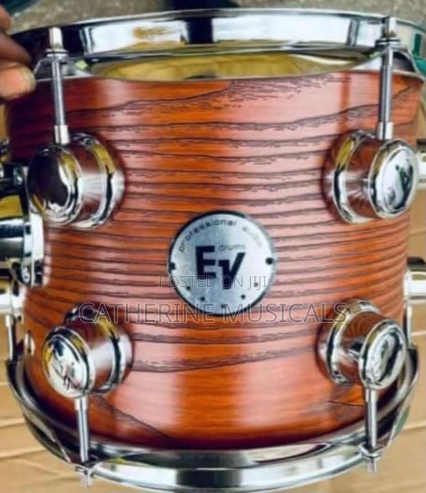 Ev 5- Piece Drums Set · Photo 1