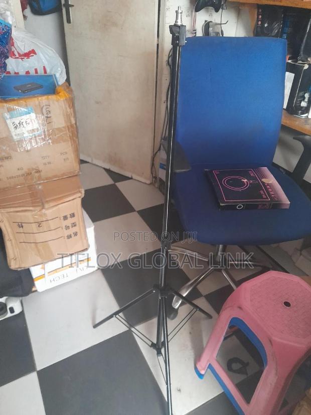 Ring Light 10" With Stand · Photo 2