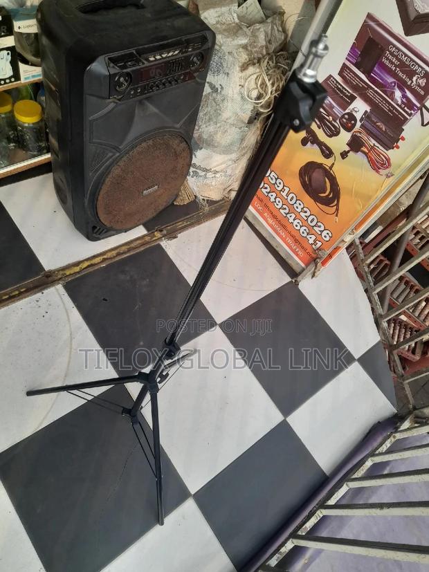 Ring Light 10" With Stand · Photo 3