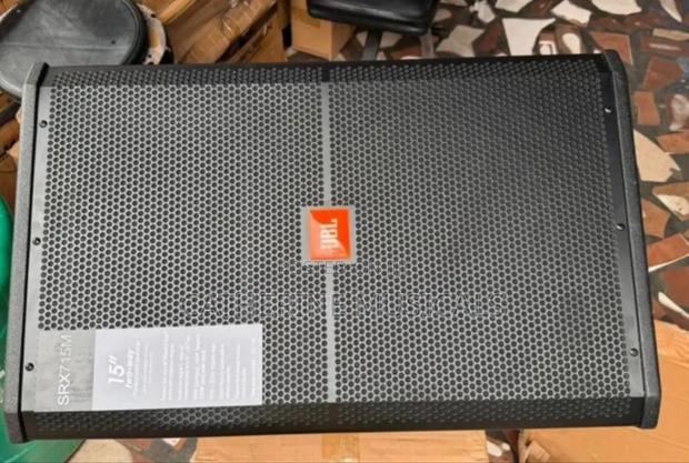 JBL Srx715 15 Inches Short Range Passive Speakers · Photo 2