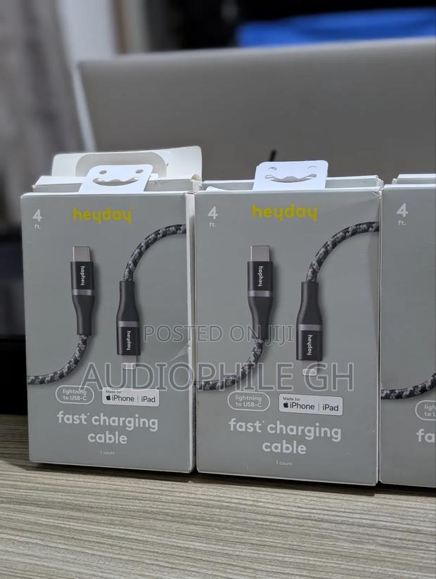 Heyday 4' Ft Lightning to Usb-C Braided Fast Charging Cable · Photo 4
