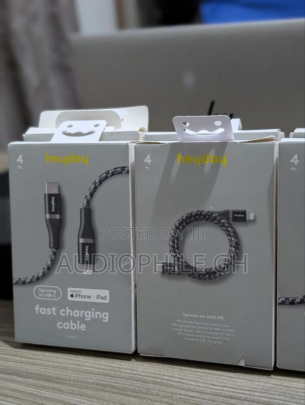 Heyday 4' Ft Lightning to Usb-C Braided Fast Charging Cable · Photo 5