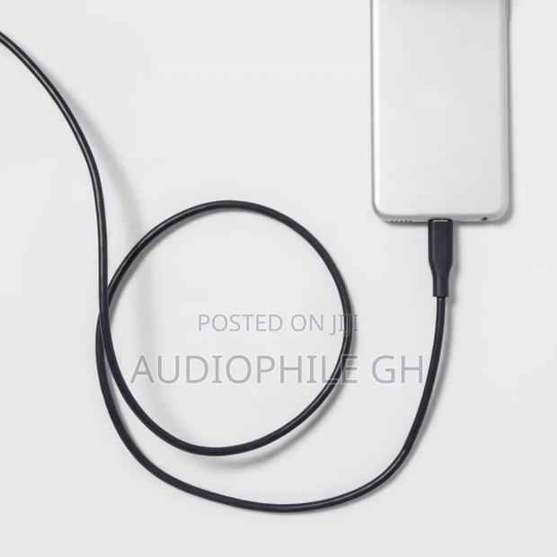Heyday 3' Ft Lightning to Usb-C Round Fast Charging Cable · Photo 2