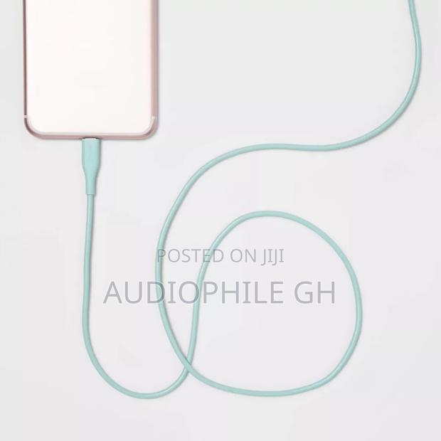 Heyday 3' Ft Lightning to Usb-C Round Fast Charging Cable · Photo 5