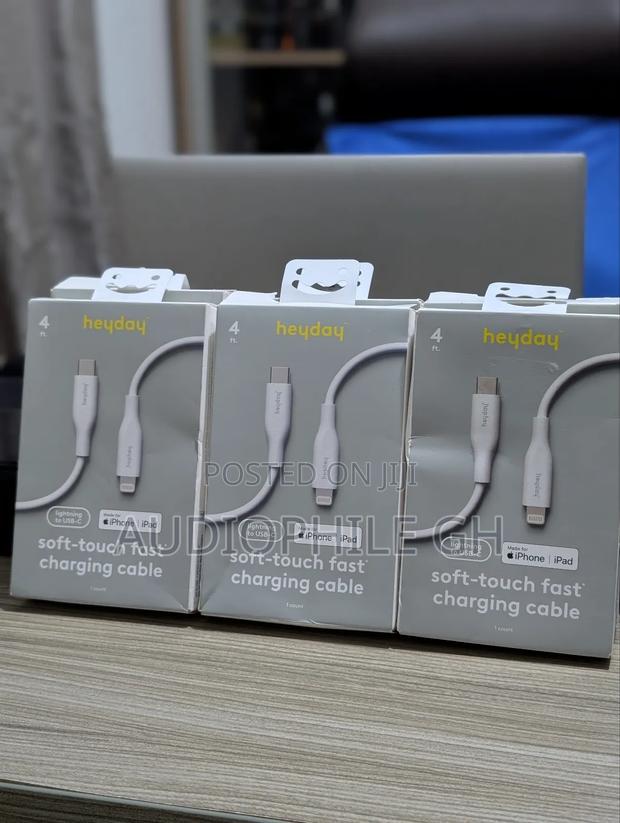 Heyday 4' Lightning to Usb-C 60w Silicone Charging Cable · Photo 3