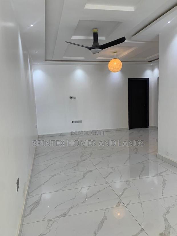 3bdrm Mansion in Community 18 Block, Spintex for sale · Photo 8