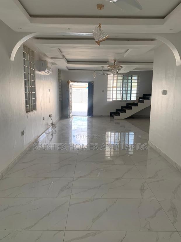 3bdrm Mansion in Community 18 Block, Spintex for sale · Photo 5