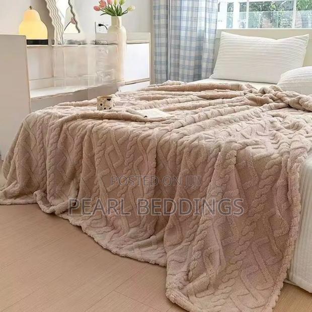 Luxurious Stripped Throw Blanket Available in Many Colors · Photo 2
