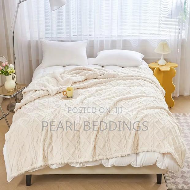 Luxurious Stripped Throw Blanket Available in Many Colors · Photo 6