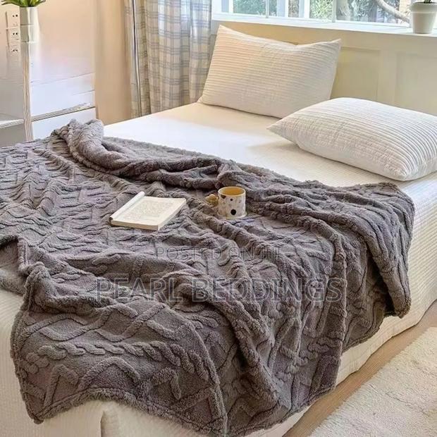 Luxurious Stripped Throw Blanket Available in Many Colors · Photo 5