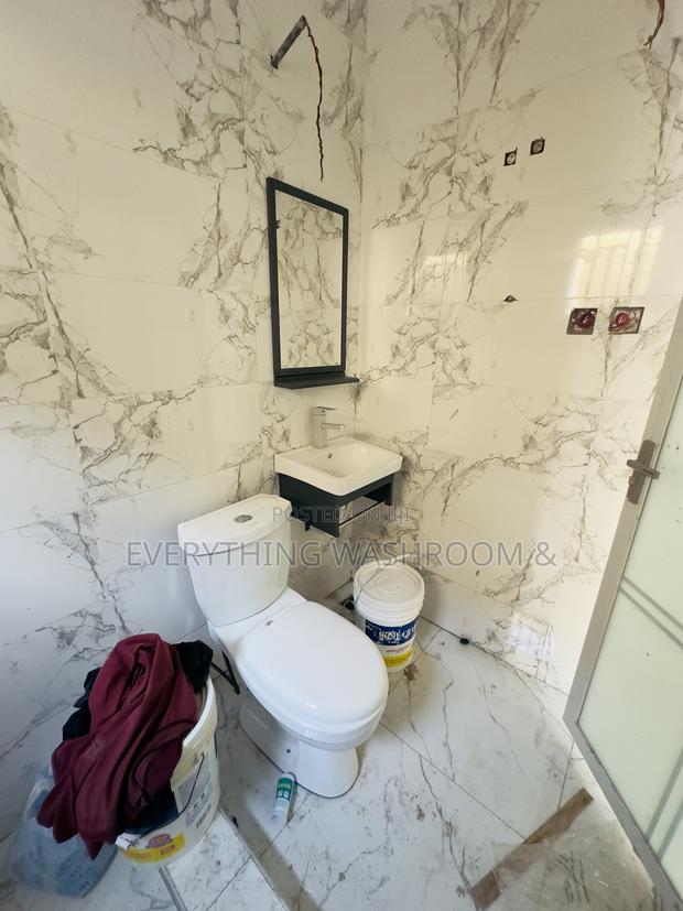 Water Closet and Cabinet Wash Hand Basin With Mirror Complete Set · Photo 2