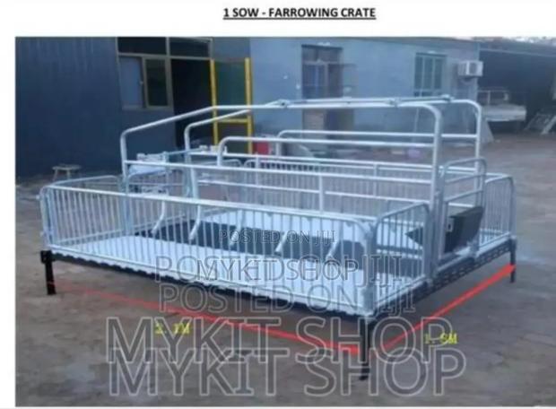 Farrowing Crates · Photo 1