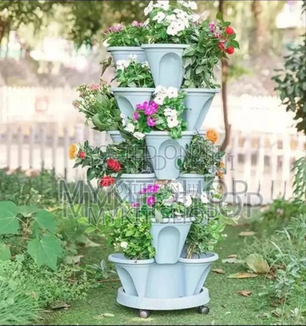 Stackable Planters · Photo 1