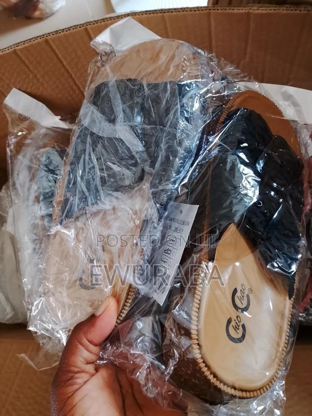 Classic Stylish Flip Flops · Photo 3