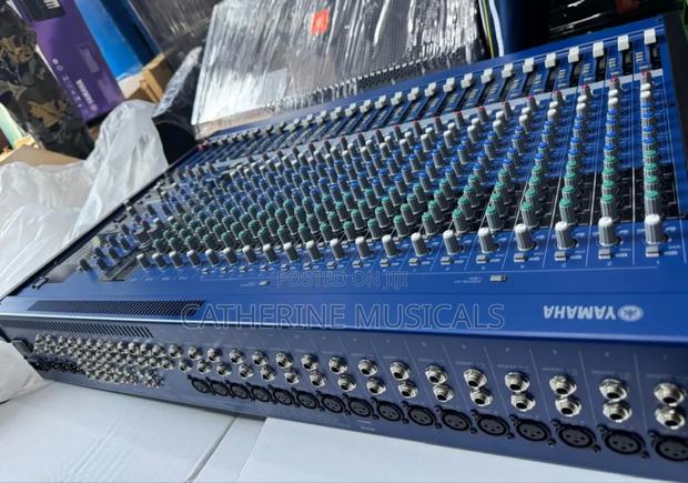 Yamaha Mg 240- 24 Channel Raw Mixer · Photo 3