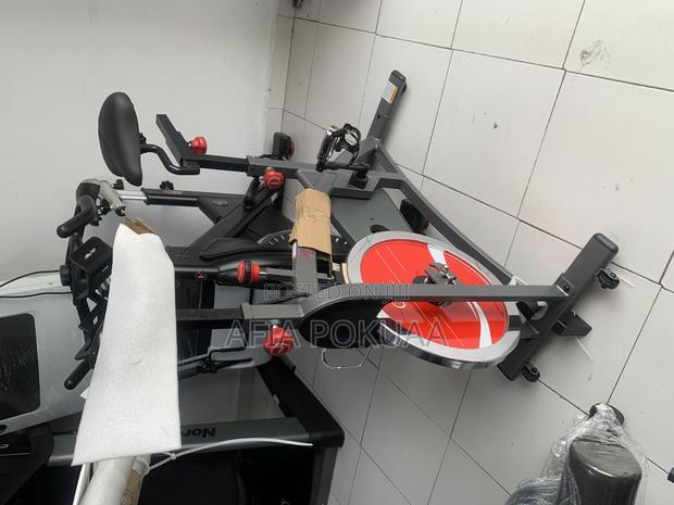 Sunny Spin Bike 120kg · Photo 4