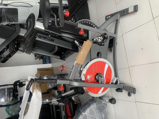 Sunny Spin Bike 120kg · Photo 1