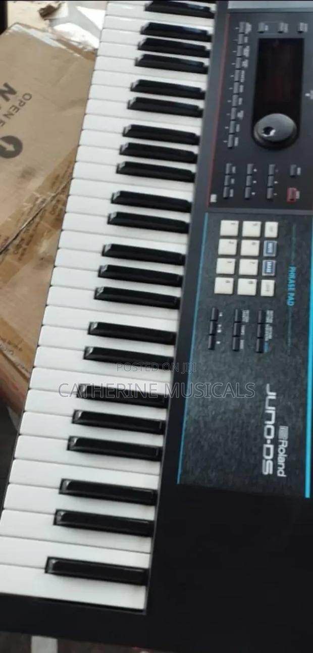 Roland Juno-Ds 61-Key Lightweight Synth-Action Keyboard · Photo 3