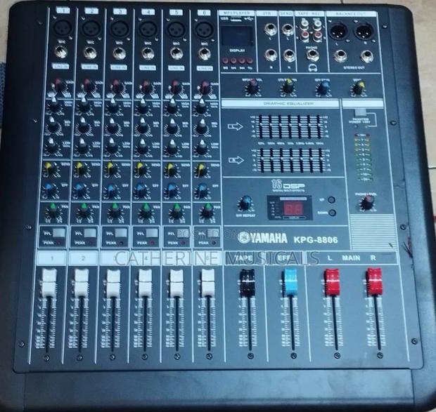 Yamaha 6-Channel Powered Mixer · Photo 1