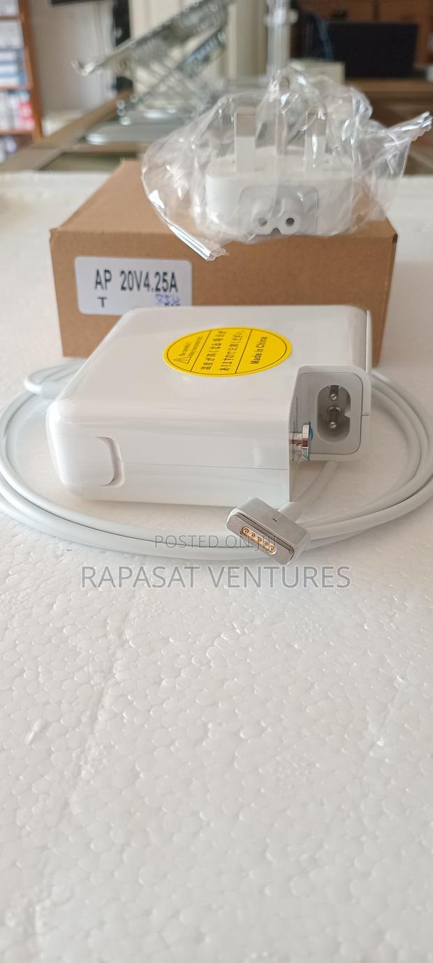 Apple Macbook 20v 4.25a 85w T Type Adapter · Photo 1