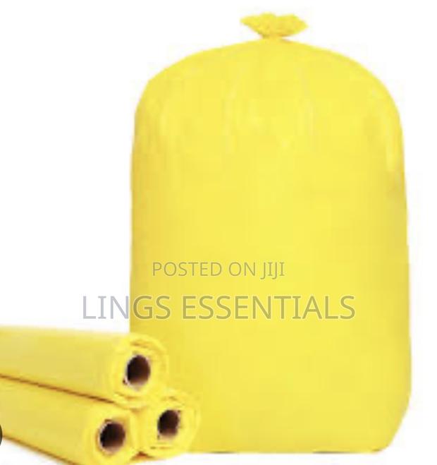 Dust Bin Yellow Trash Rubber · Photo 2