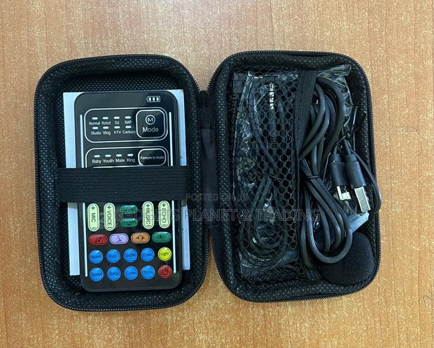 New I9 Multi-functional Voice Changer With 8 Sound Effects · Photo 3
