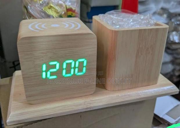 Desktop Electric Clock+ Pen Holder · Photo 3