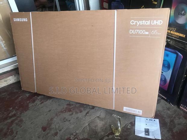 Connect Your Mobile Phone on Samsung 65" Uhd Smart Hdr10 Tv · Photo 1