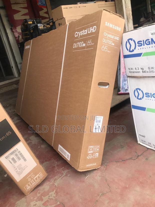 Watch Netflix, Max Disney+ and More on Samsung 65" Smart Tv · Photo 1