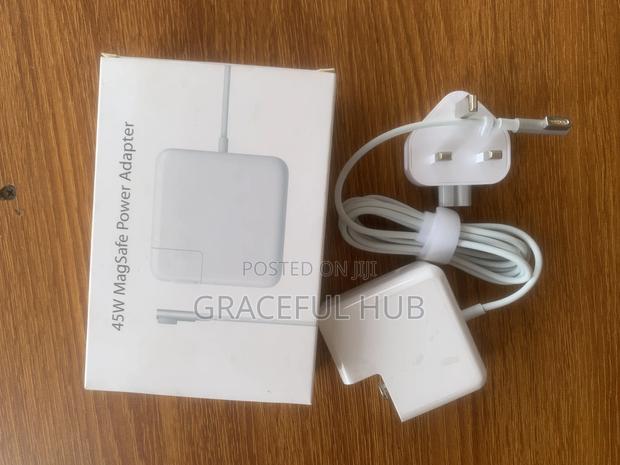Apple Pro(Magsafe 85w) · Photo 3