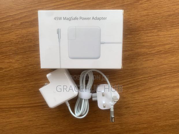 Apple Pro(Magsafe 85w) · Photo 2