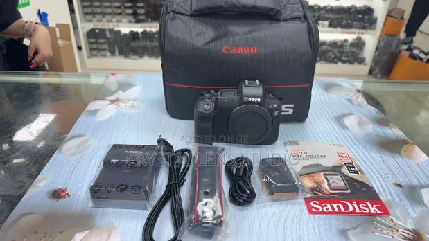 99% New Canon R With Accessories · Photo 1